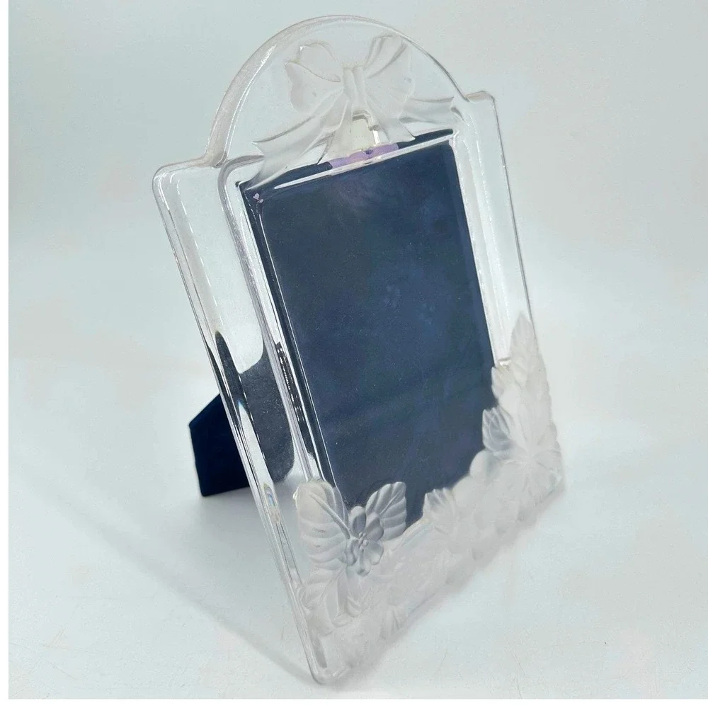 Vintage‎ Frosted Crystal 5x7 Picture Frame Bow Strawberry Cottagecore Decor